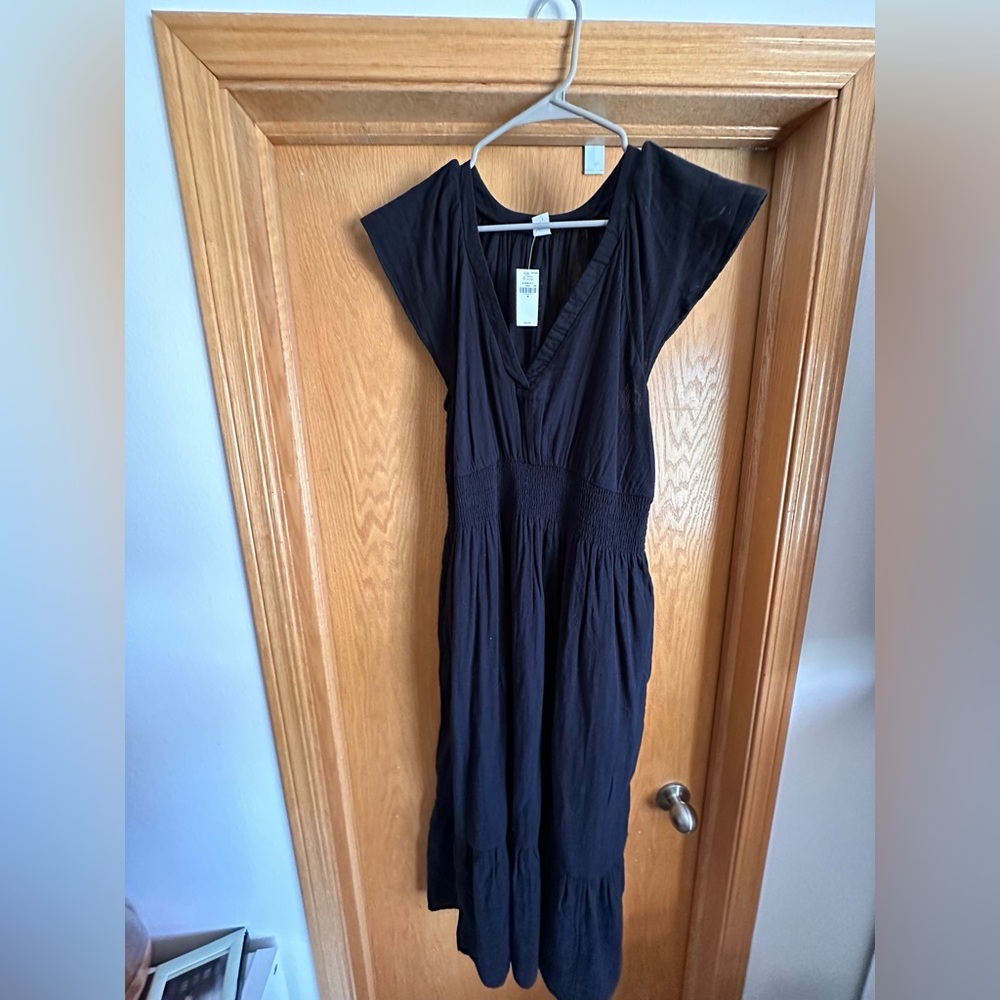 Old Navy, black maxi dress. Size medium
